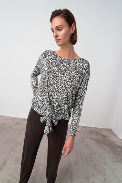 Pyjamas with Plain Pants - Image 2