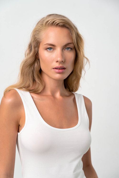 Sleeveless Plain Vest - Image 3
