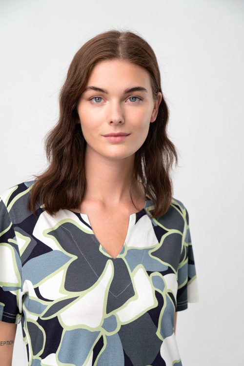 Dress with Short Sleeves - Image 4