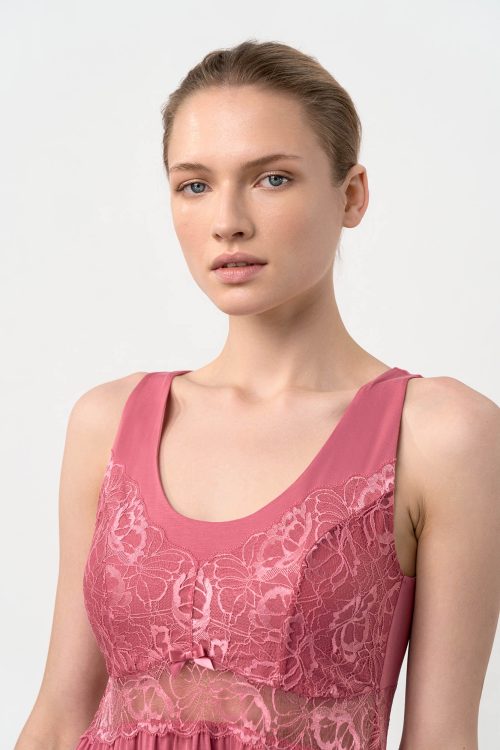 Woman’s Nightgown with lace - Image 4