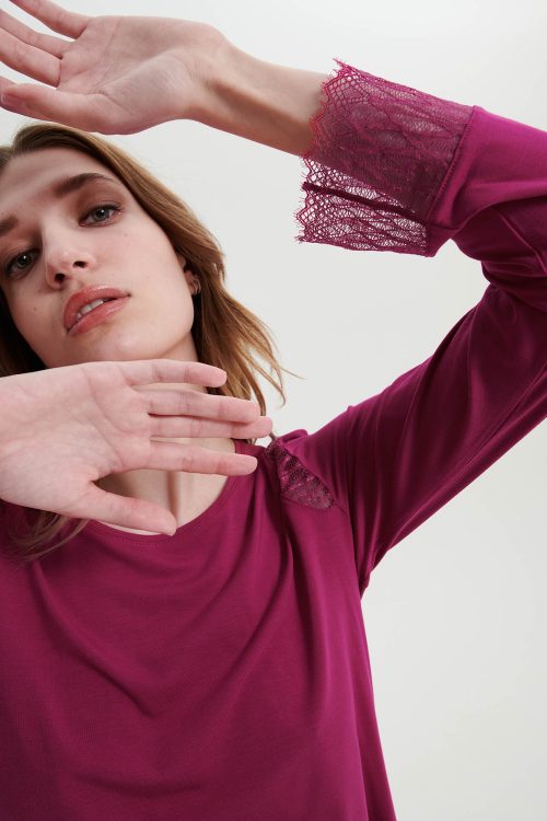 Пижама с обикновени панталони - Image 3